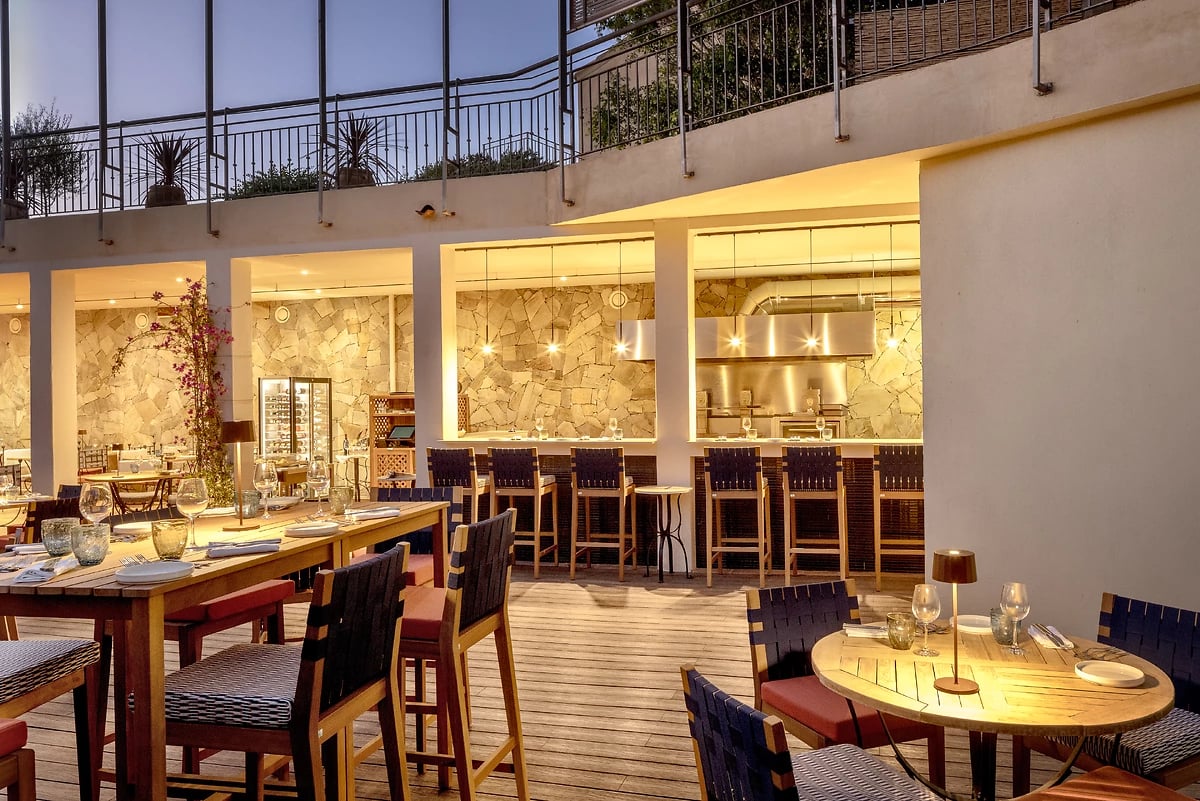 La Gardiana, Restaurant