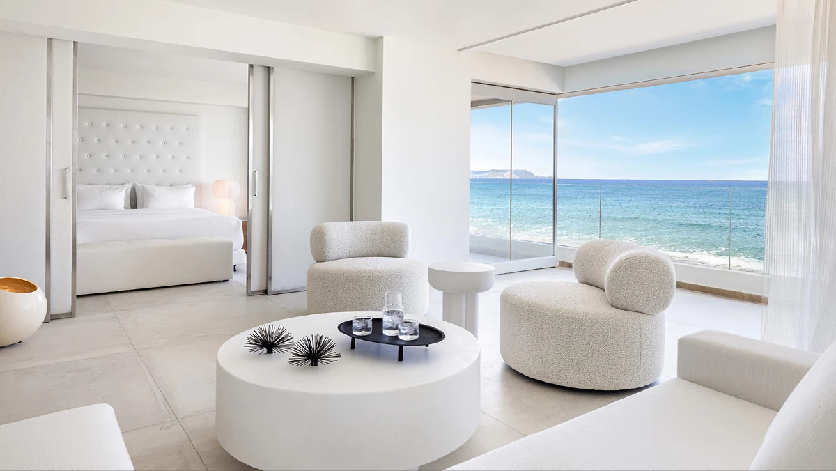 Amirandes White Suite