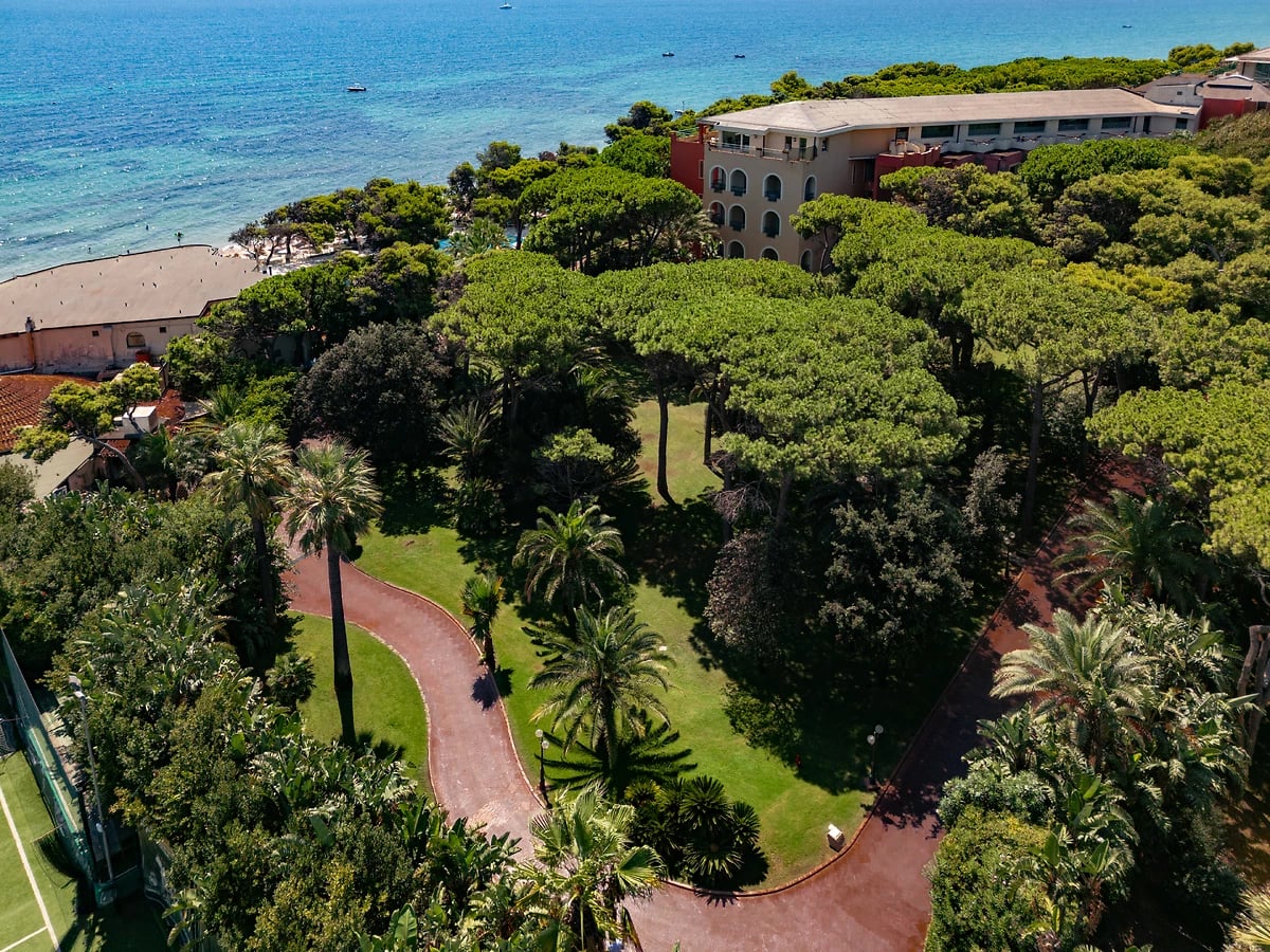 Jardin du domaine, Forte Village Il Castello, Sardaigne, Italie