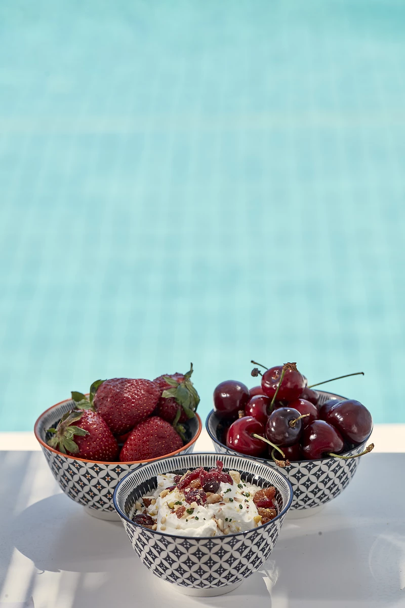 Fruits et Piscine, Mr & Mrs White Hotel, Paros, Grèce.