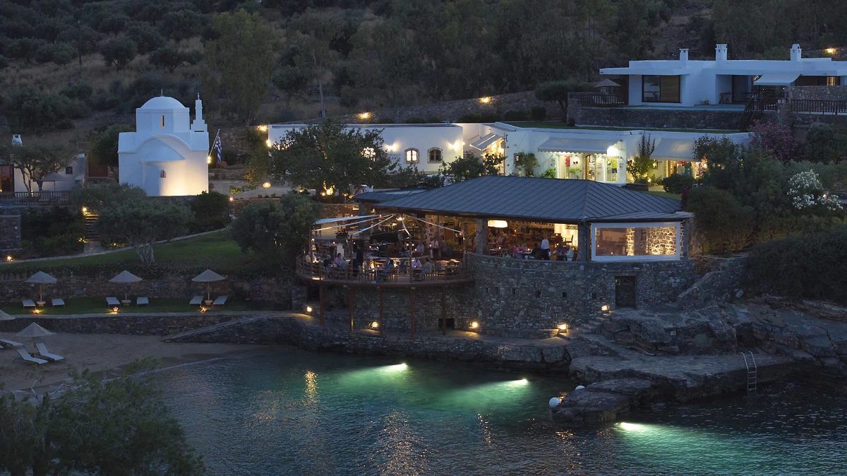Vue extérieure du restaurant Yacht Club, Elounda Mare Relais et Châteaux