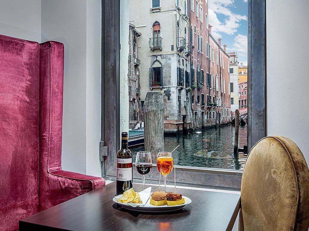 Apéritif servi au bar de l'hôtel, Hotel All'Angelo