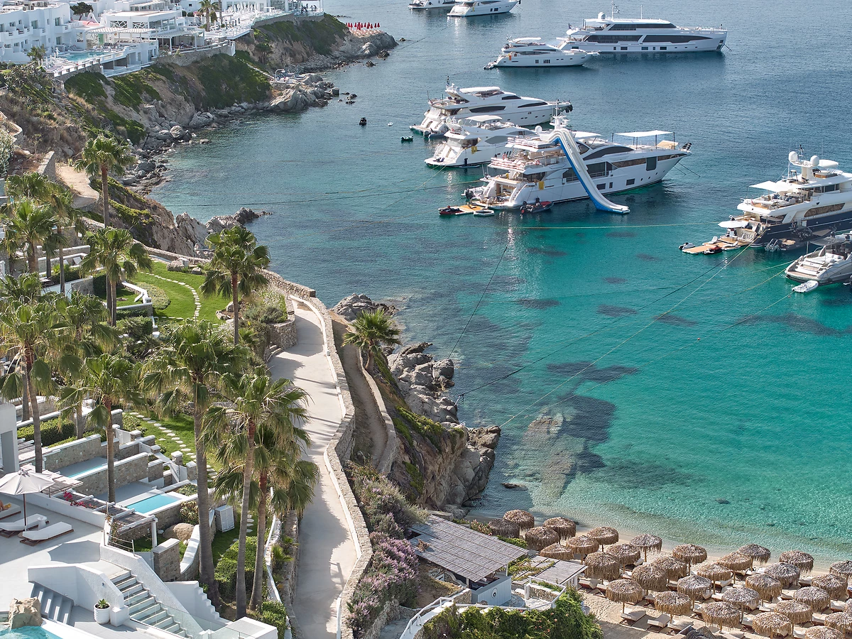 Vue aérienne de la plage, hôtel Grecotel Mykonos Blu, Cyclades, Grèce