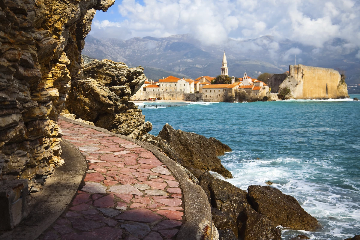 Vue sur un village, Budva, Monténégro