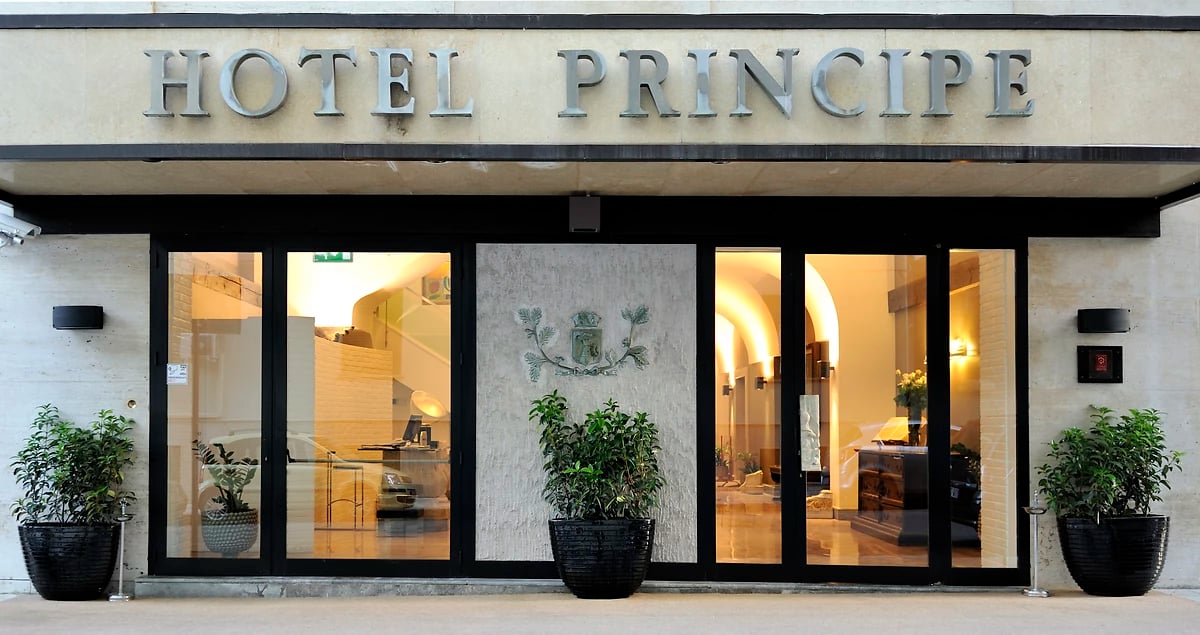 Façade, Hotel Principe di Villafranca, Sicile, Italie
