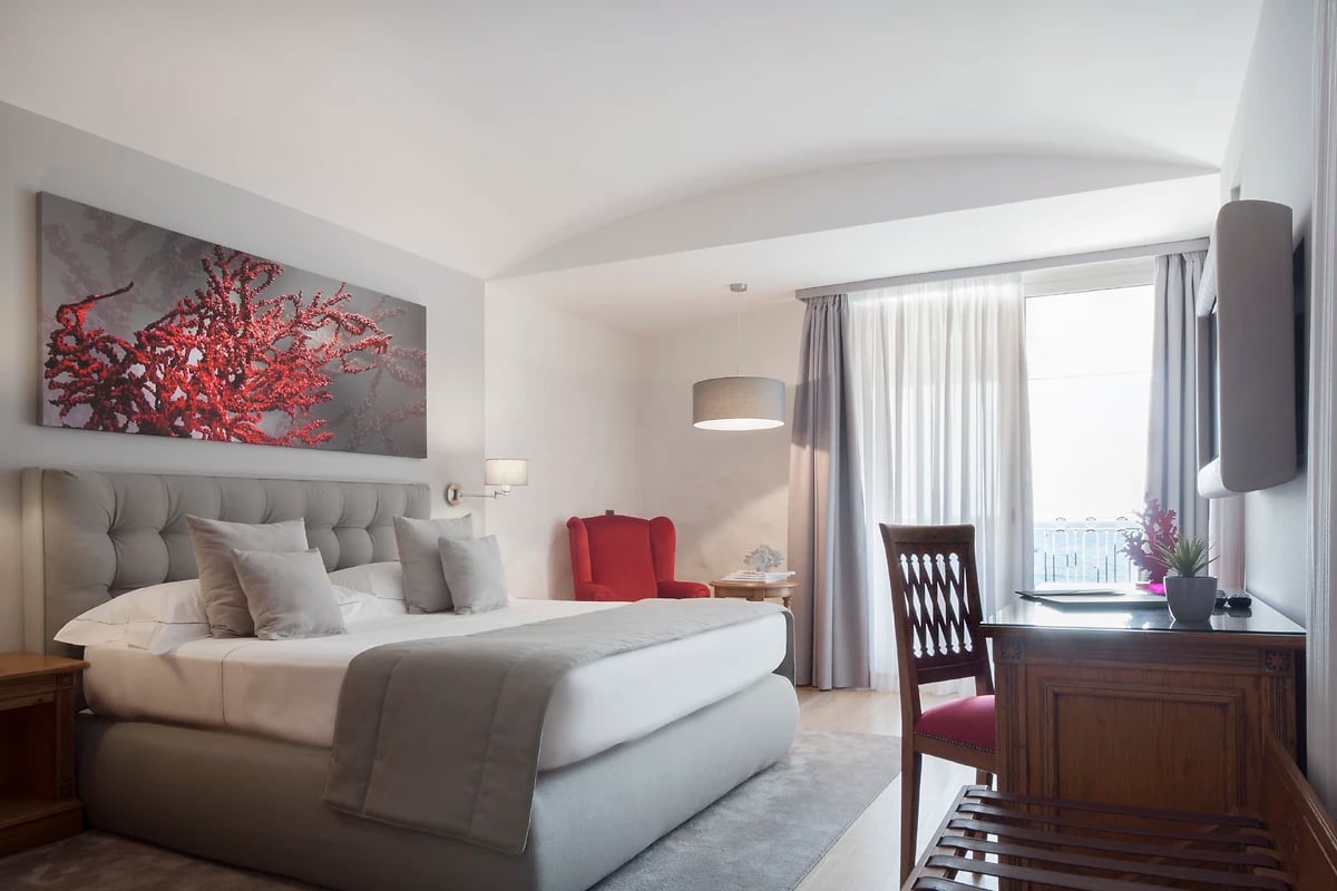 Chambre classique double vue mer, hôtel Grand Hotel Mazzarò Sea Palace, Taormine, Sicile, Italie