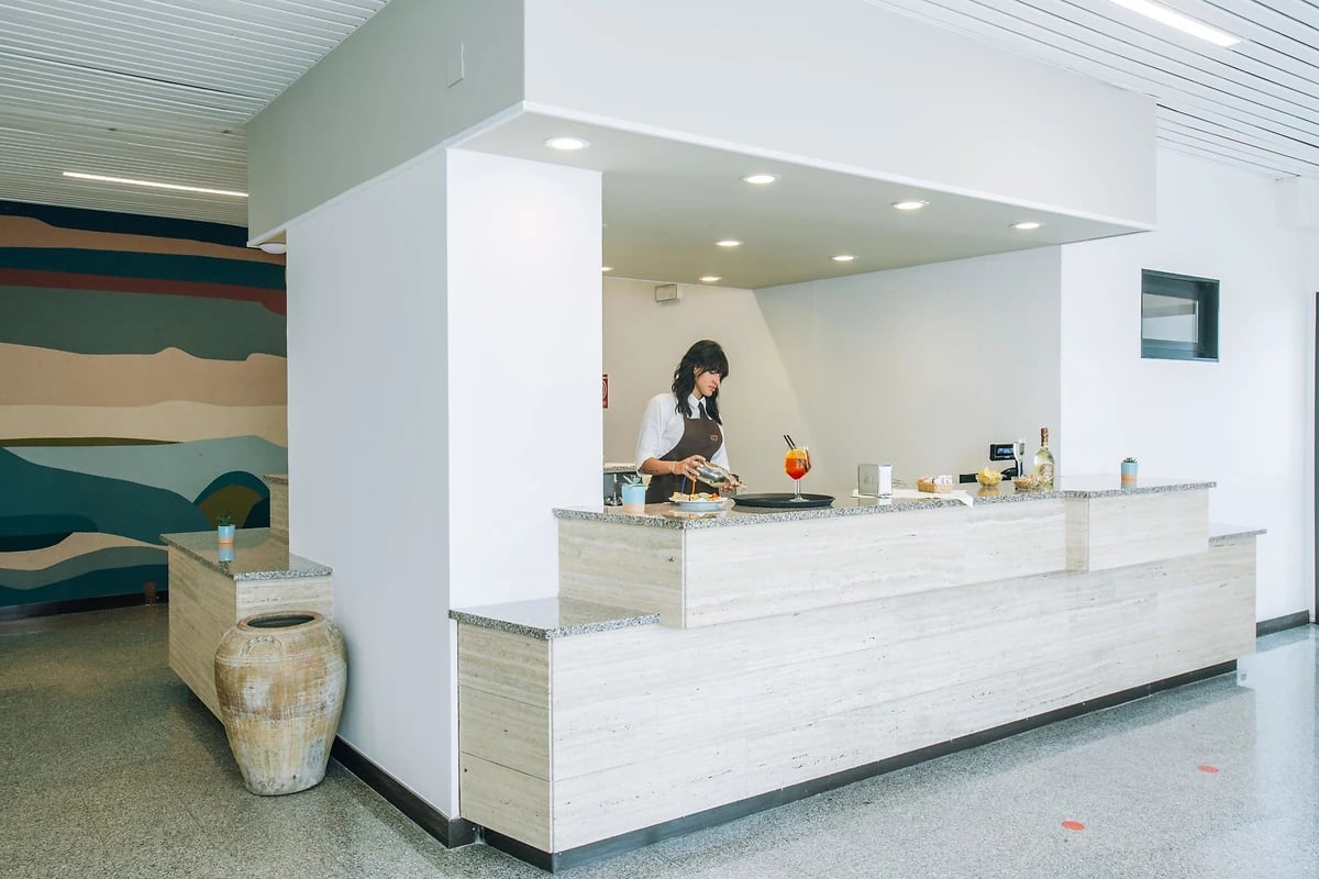 Bar, Porto Giardino, Pouilles, Italie