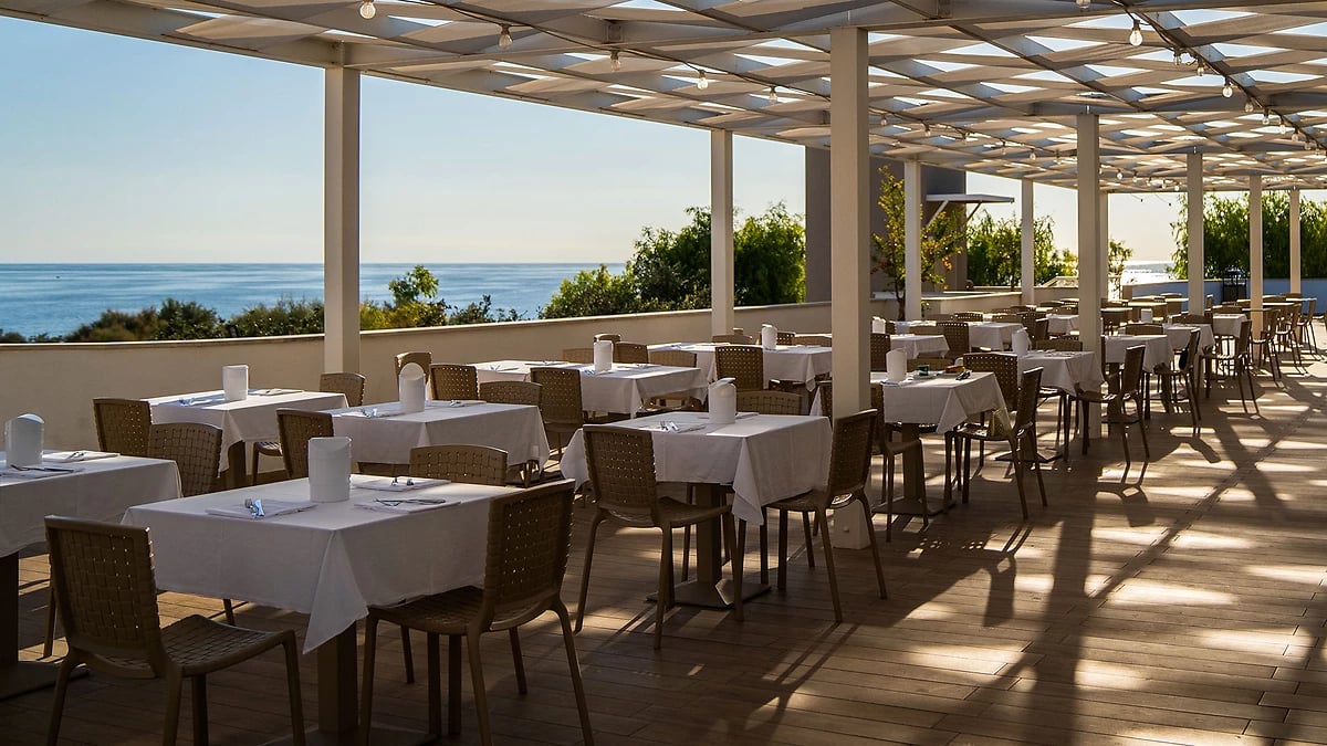 Restaurant, Torre Cintola Greenblu Sea Emotions, Pouilles, Italie