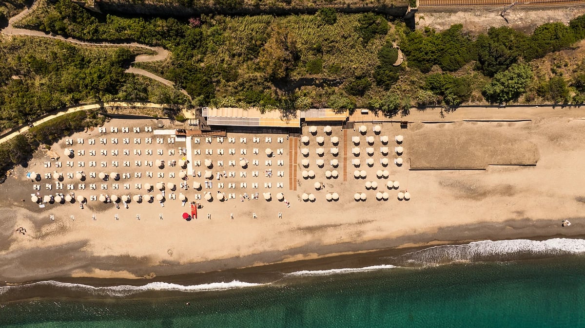 Plage de l'hôtel, Mangia's Pollina Resort, Sicile