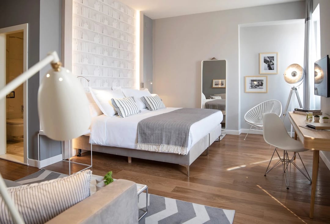 Chambre classique vue mer partielle