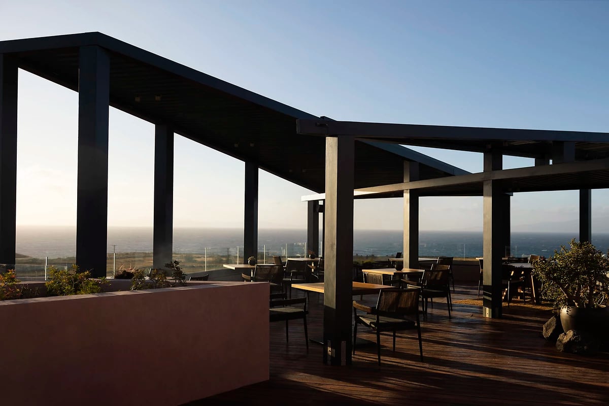 Maitr & Margarita Rooftop Bar, Domes Novos Santorini, Cyclades, Grèce