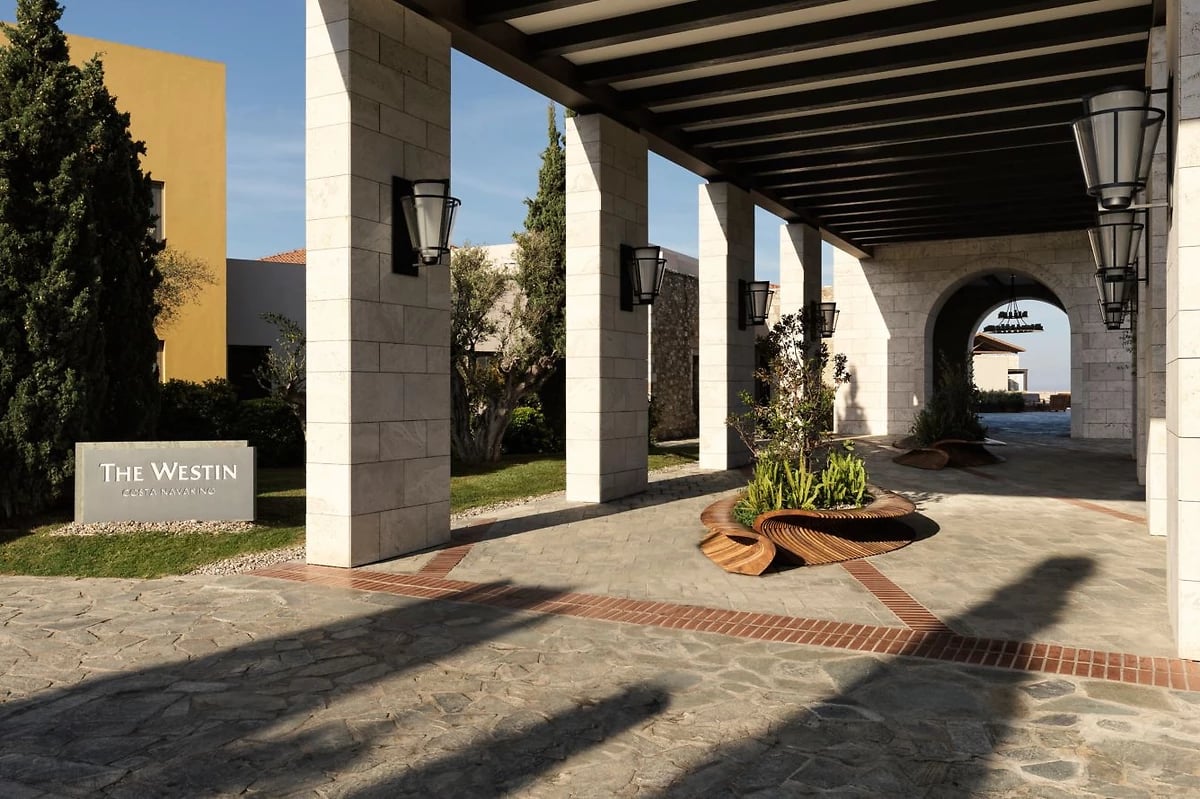 Entrée de l'hôtel, hôtel The Westin Resort Costa Navarino
