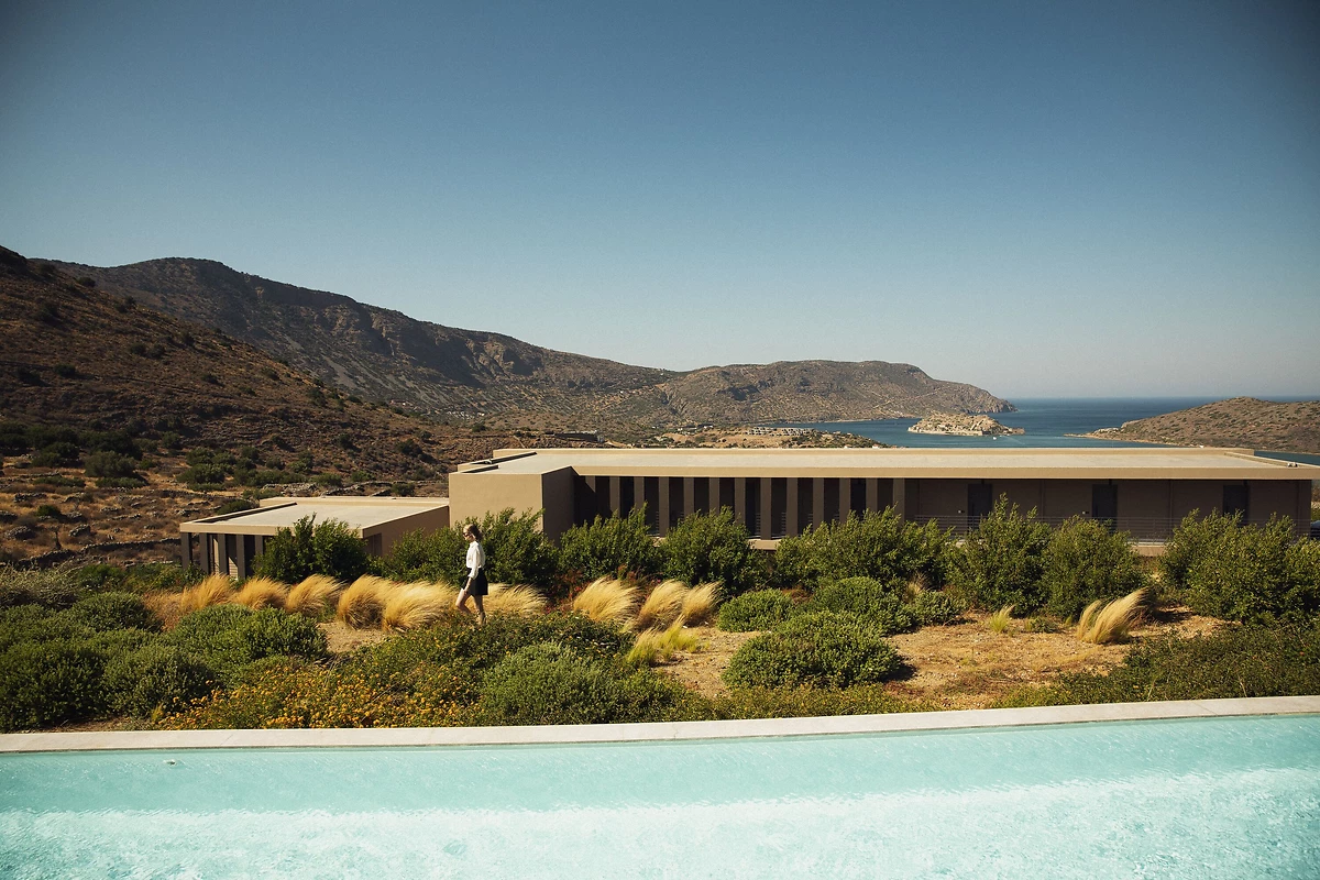 Vue sur l'hôtel, Domes Aulūs Elounda, Curio Collection, Crète, Grèce