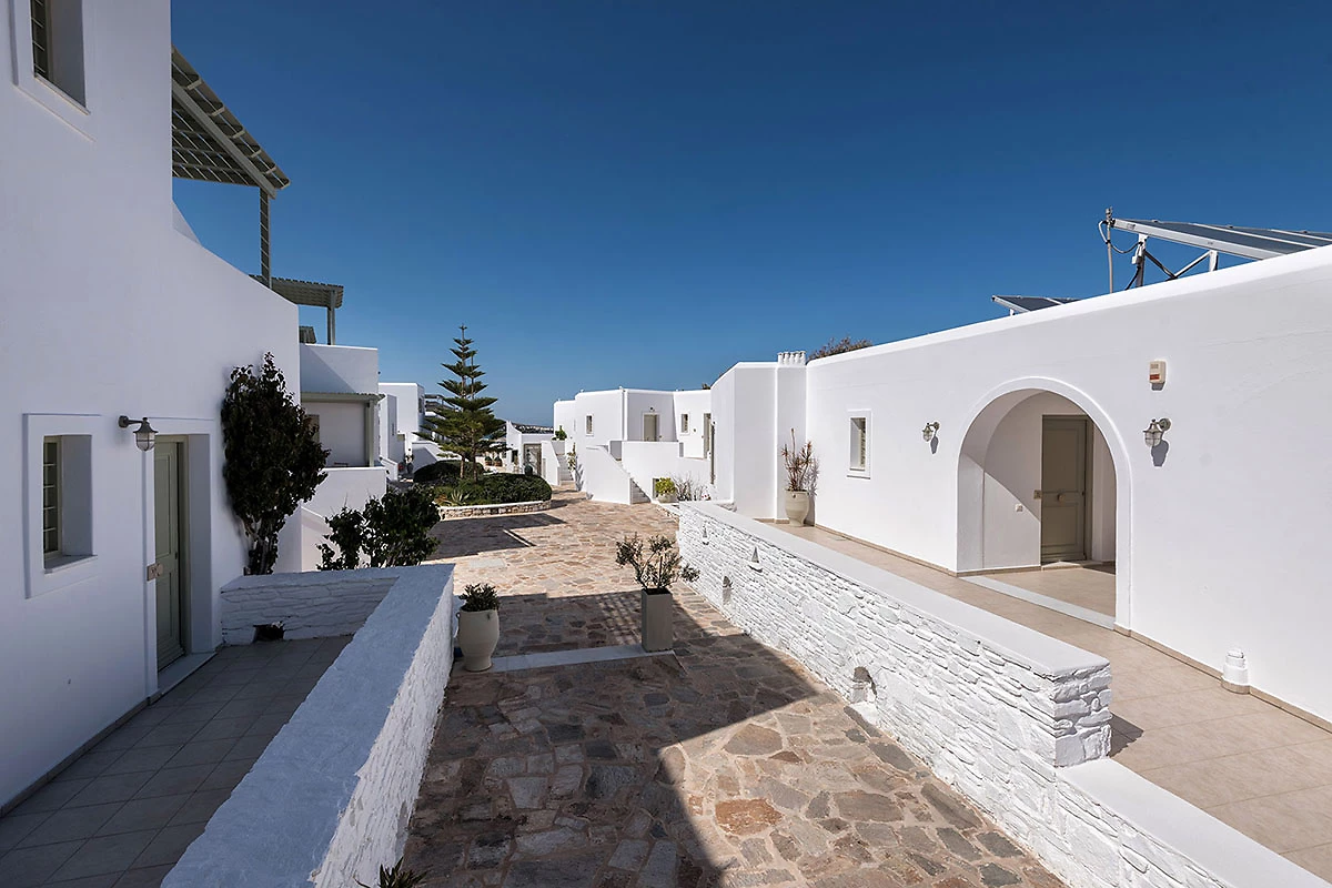 Extérieur des chambres, Saint Andrea Paros Seaside Resort