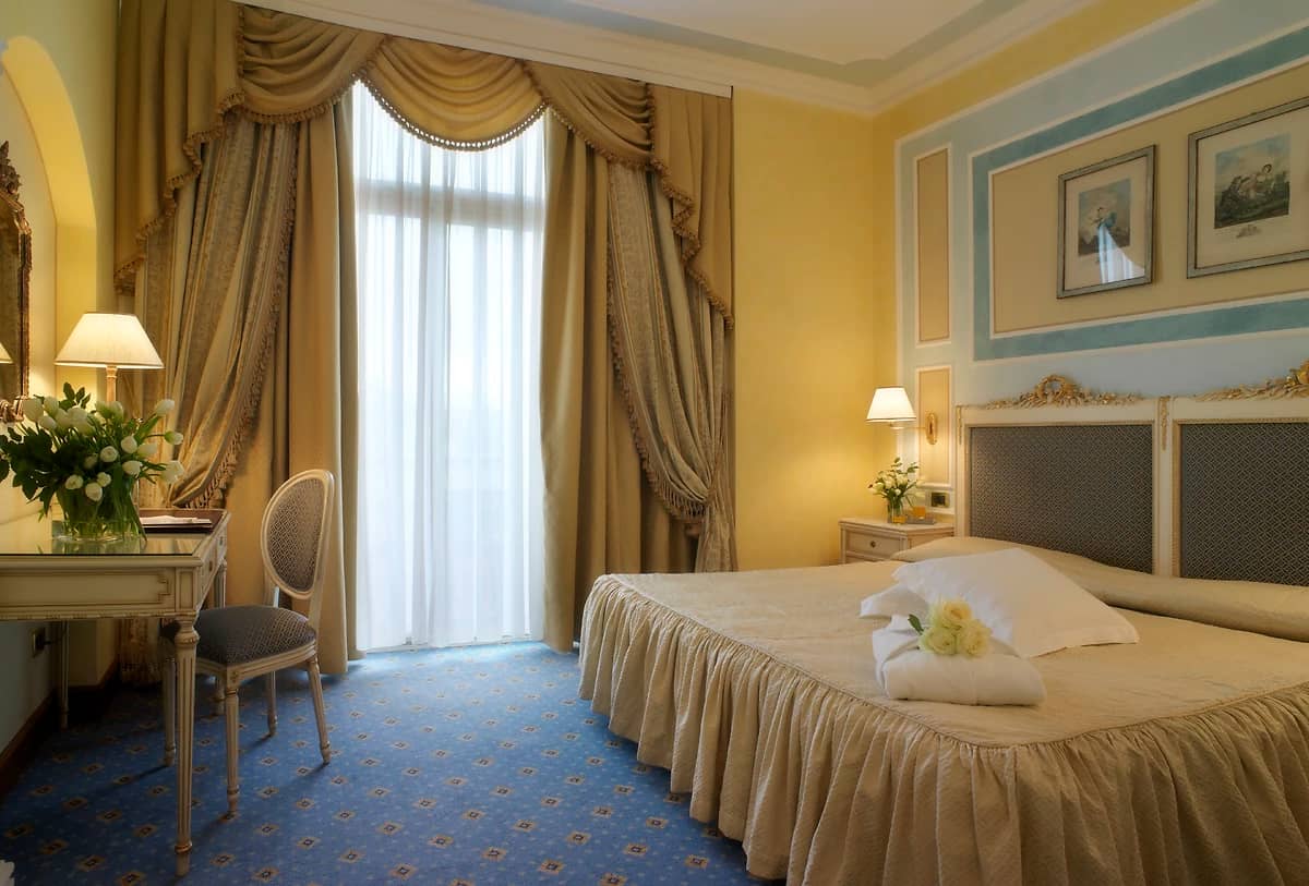 Chambre classique, Grand Hotel Villa Medici, Florence