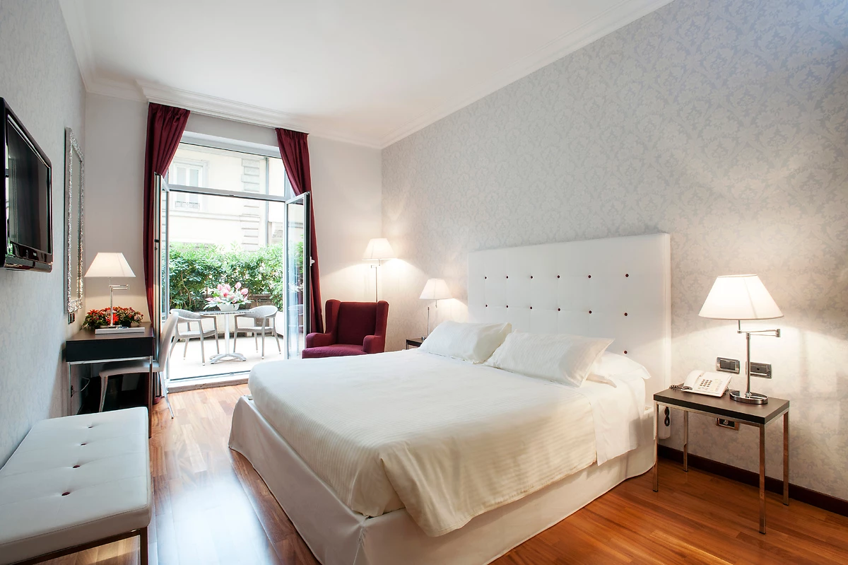 Chambre classique, hôtel Bernini Bristol, Rome, Italie