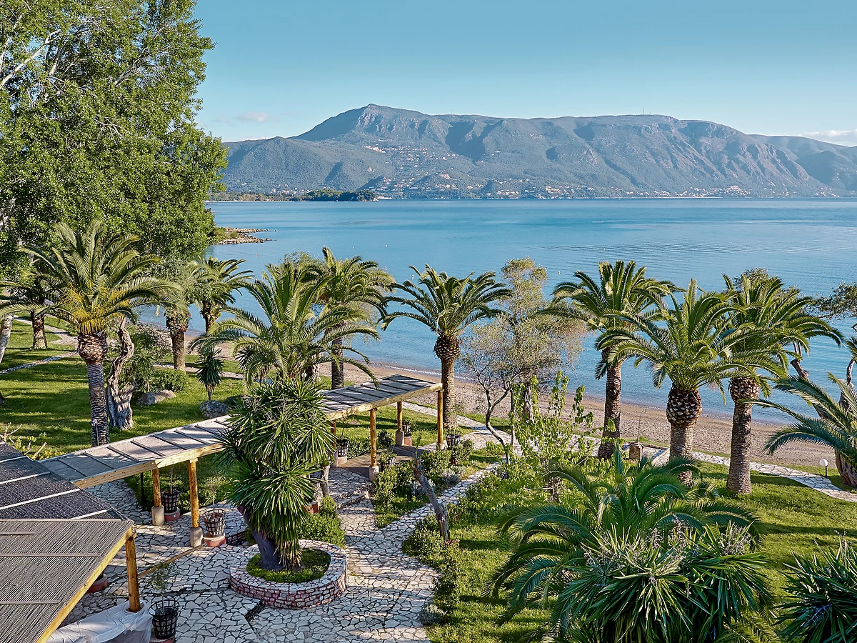 Vue sur la plage, Grecotel LUXME Daphnila Bay Dassia, Grèce