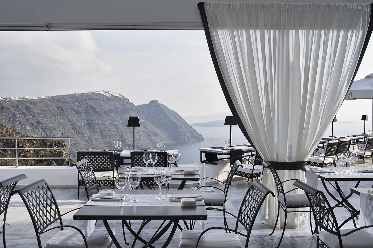 Cliff side Restaurant, San Antonio Santorini Luxury Hotel, Santorin, Grèce
