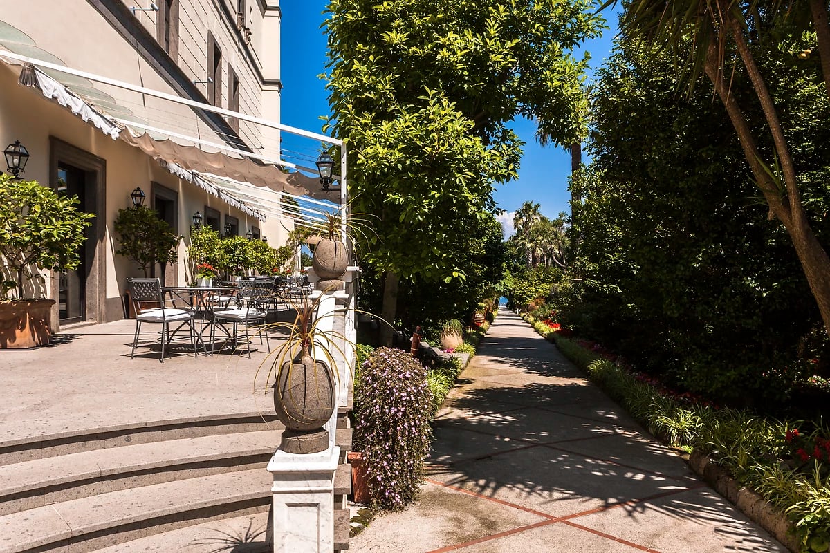 Entrée, Grand Hotel Cocumella, Sorrente, Campanie, Italie