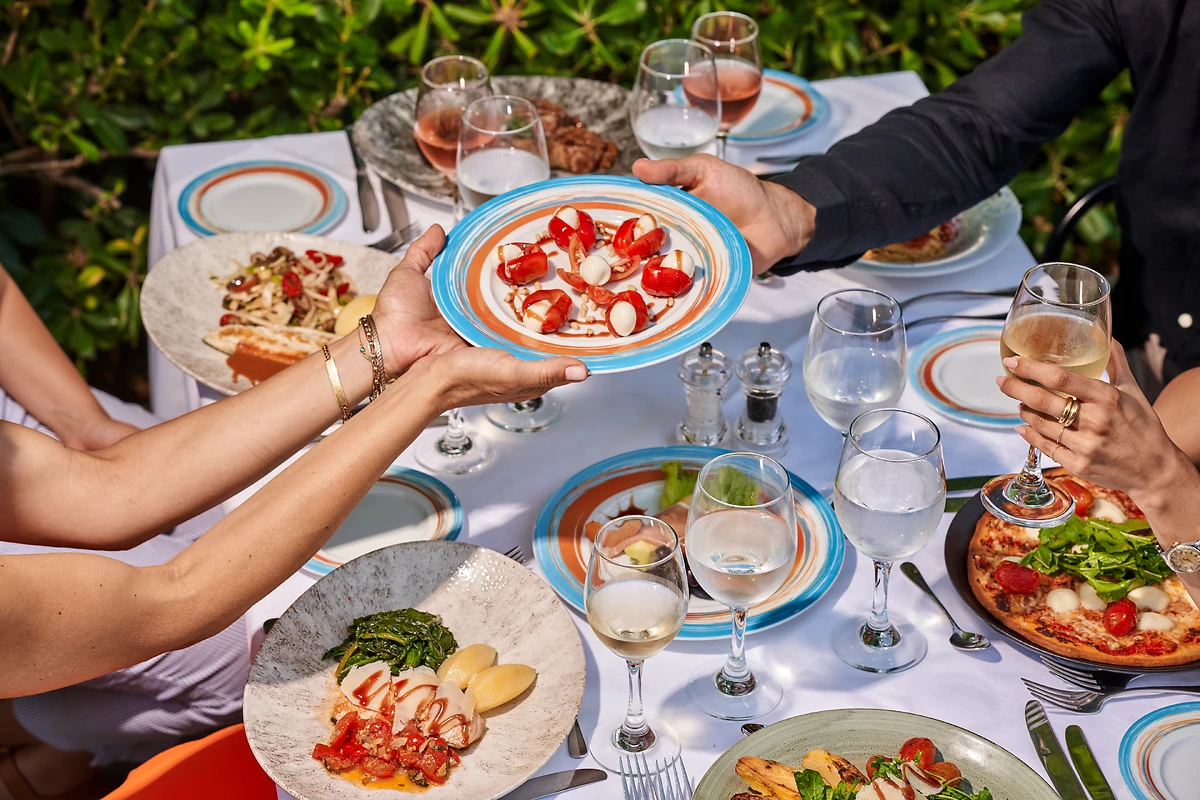 Repas au restaurant Piazza d'Italia, hôtel Agapi Beach Resort