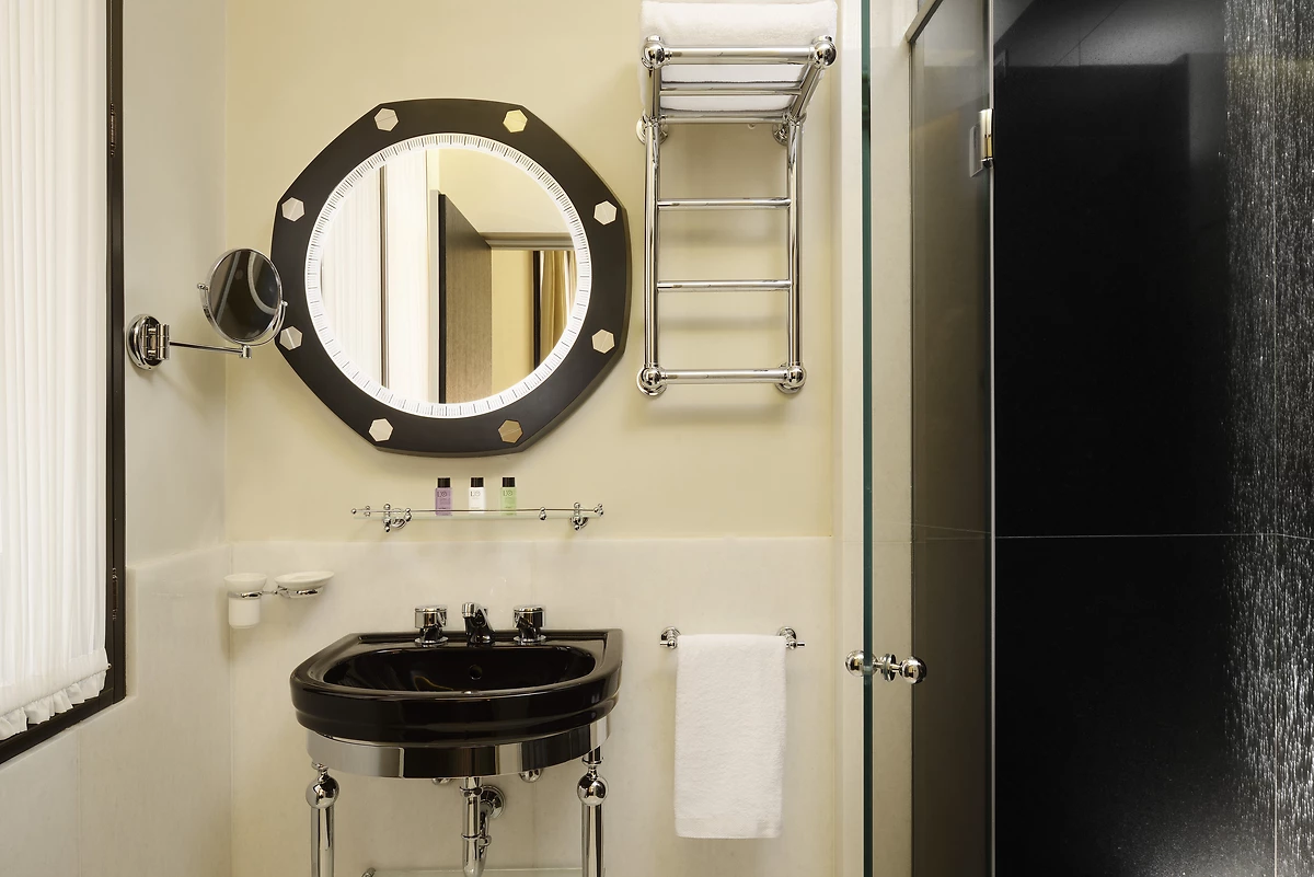 Salle de bain, chambre supérieure, Hotel L'Orologio Venezia, Venise, Italie