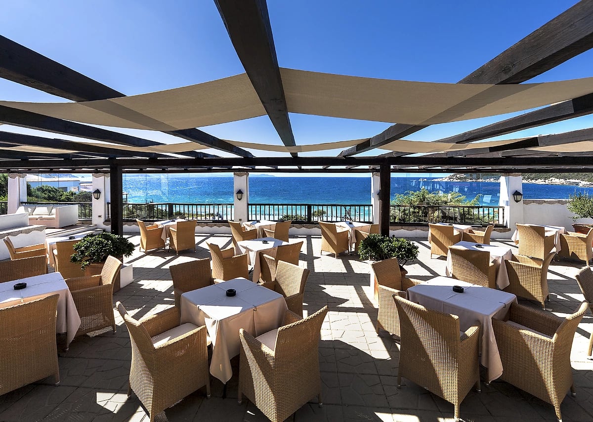 Un des bars de l'hôtel, Colonna Grand Hotel Capo Testa