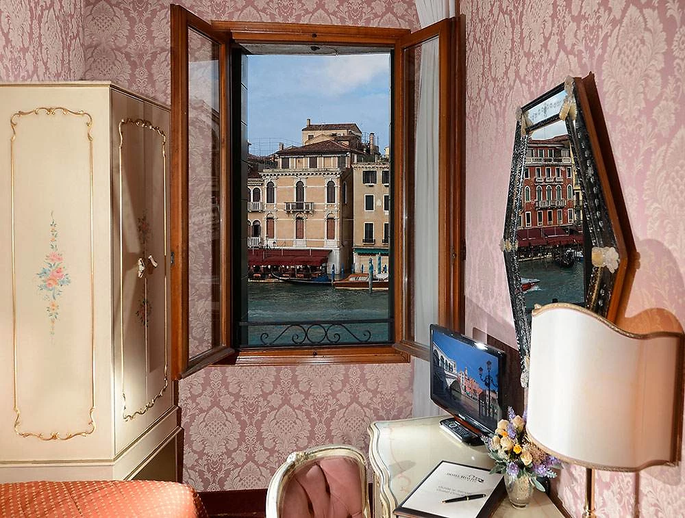 Chambre, Rialto Hotel and Suites