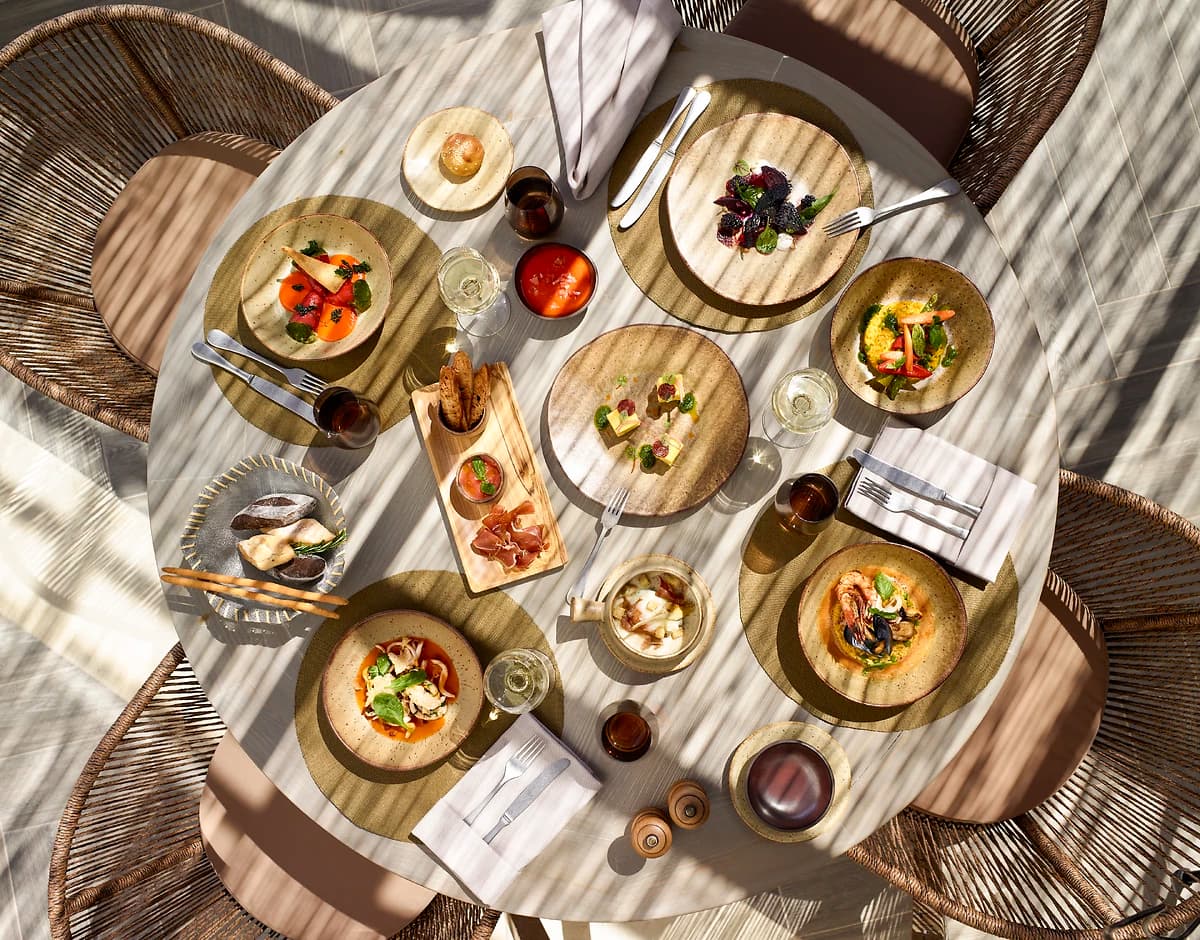 Repas servis au restaurant Olivia, hôtel Ikos Aria Resort