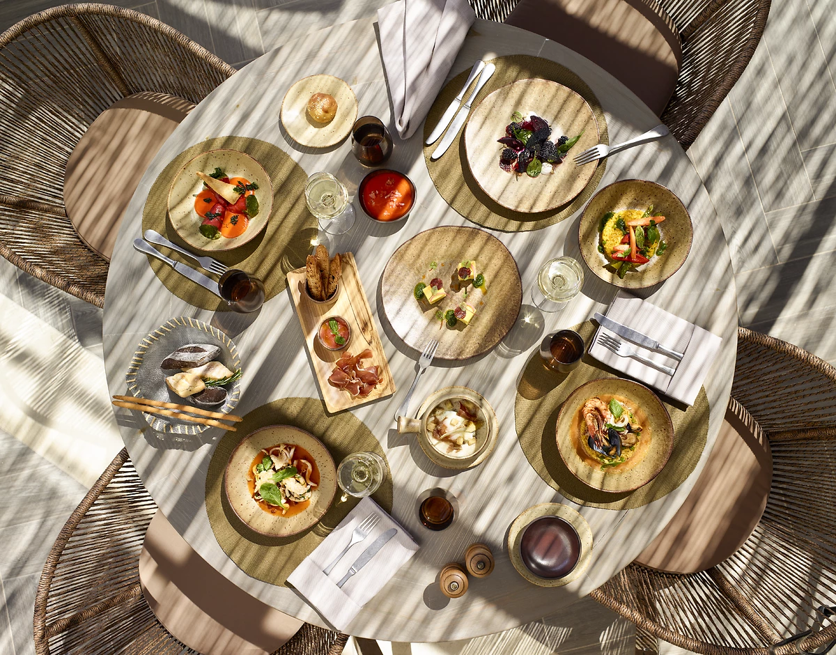 Repas servis au restaurant Olivia, hôtel Ikos Aria Resort