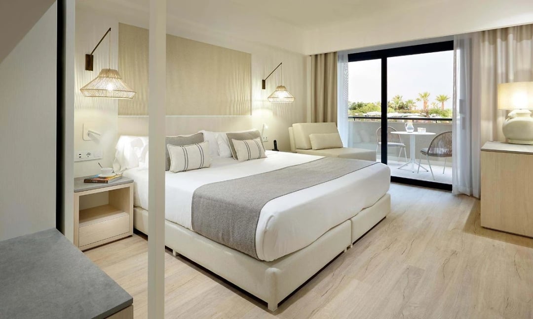 Chambre deluxe vue piscine