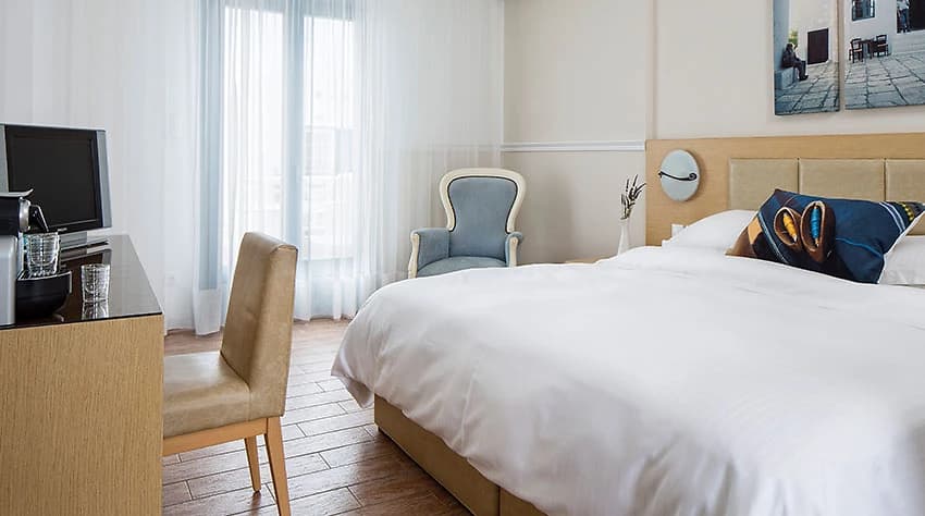 Chambres vue latérale mer