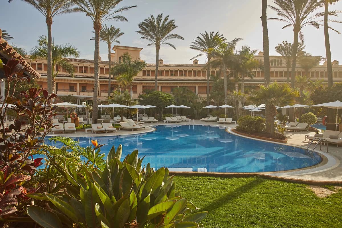 Piscine de l'hôtel, Secrets Bahía Real Resort & Spa