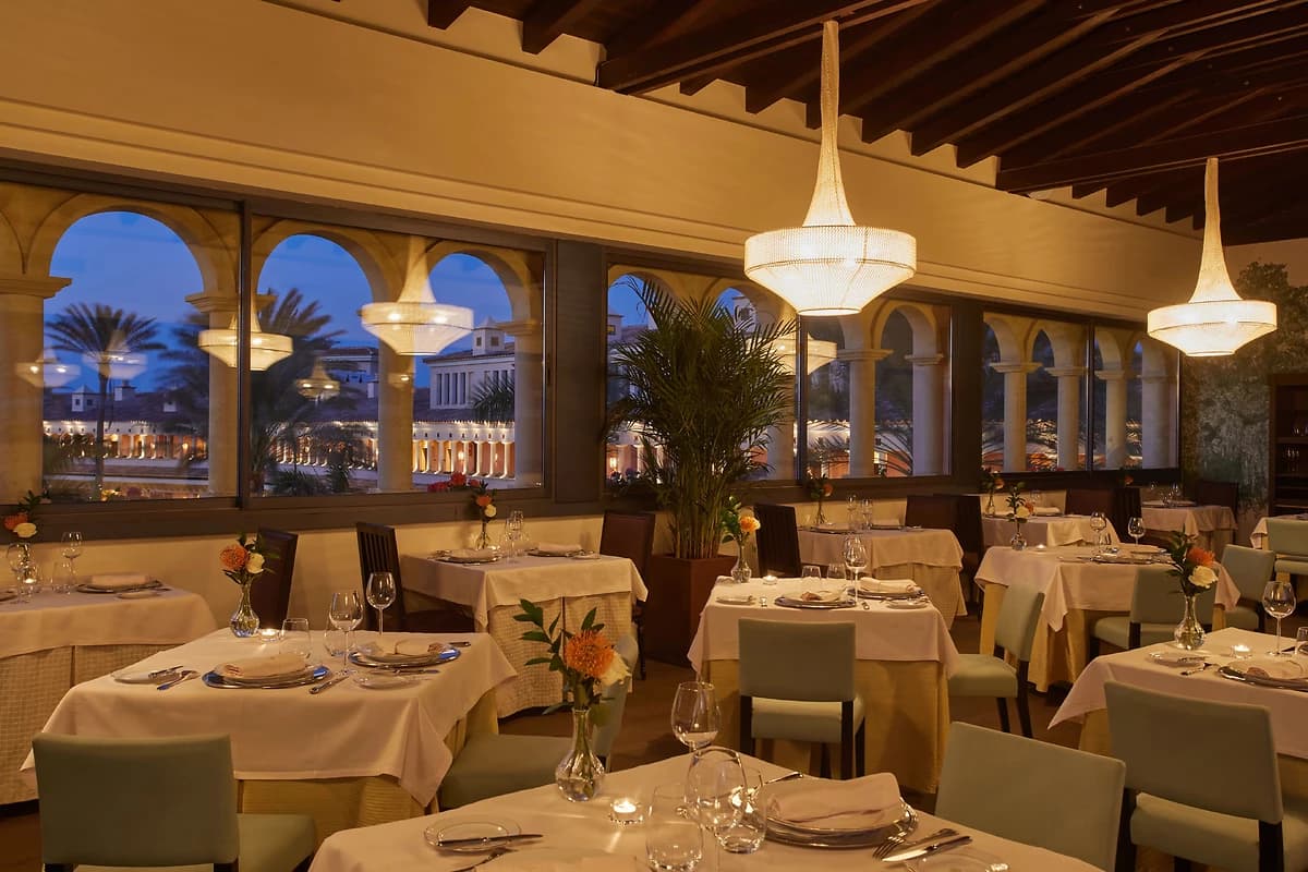 Un des restaurants de l'hôtel, Secrets Bahía Real Resort & Spa