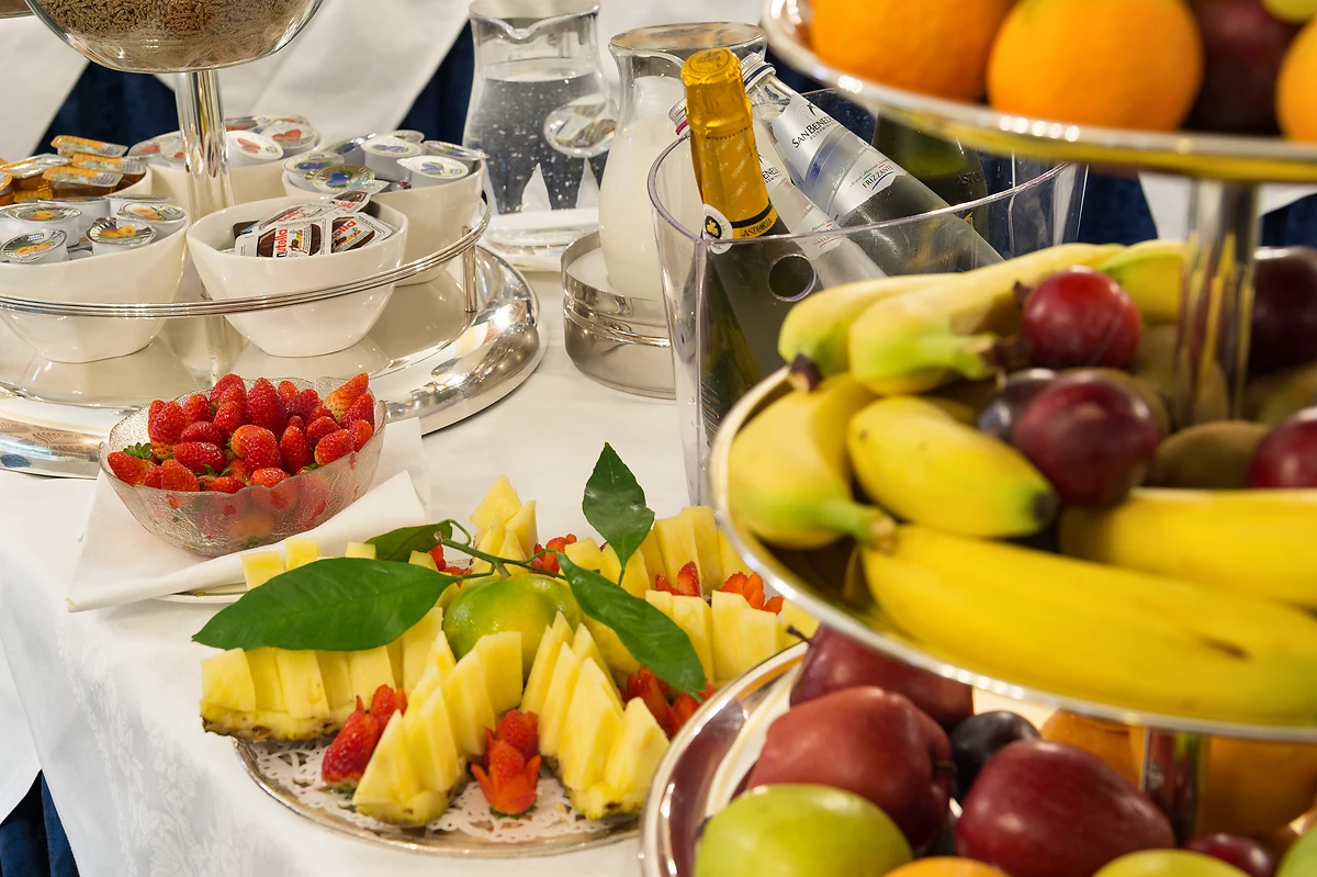 Buffet, restaurant de l'hôtel, hôtel Montecarlo