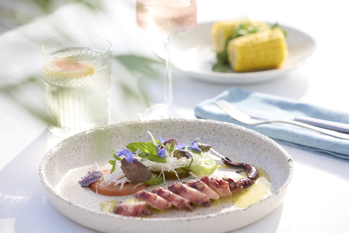 Plat servis au restaurant Bousoulas, Sani Beach