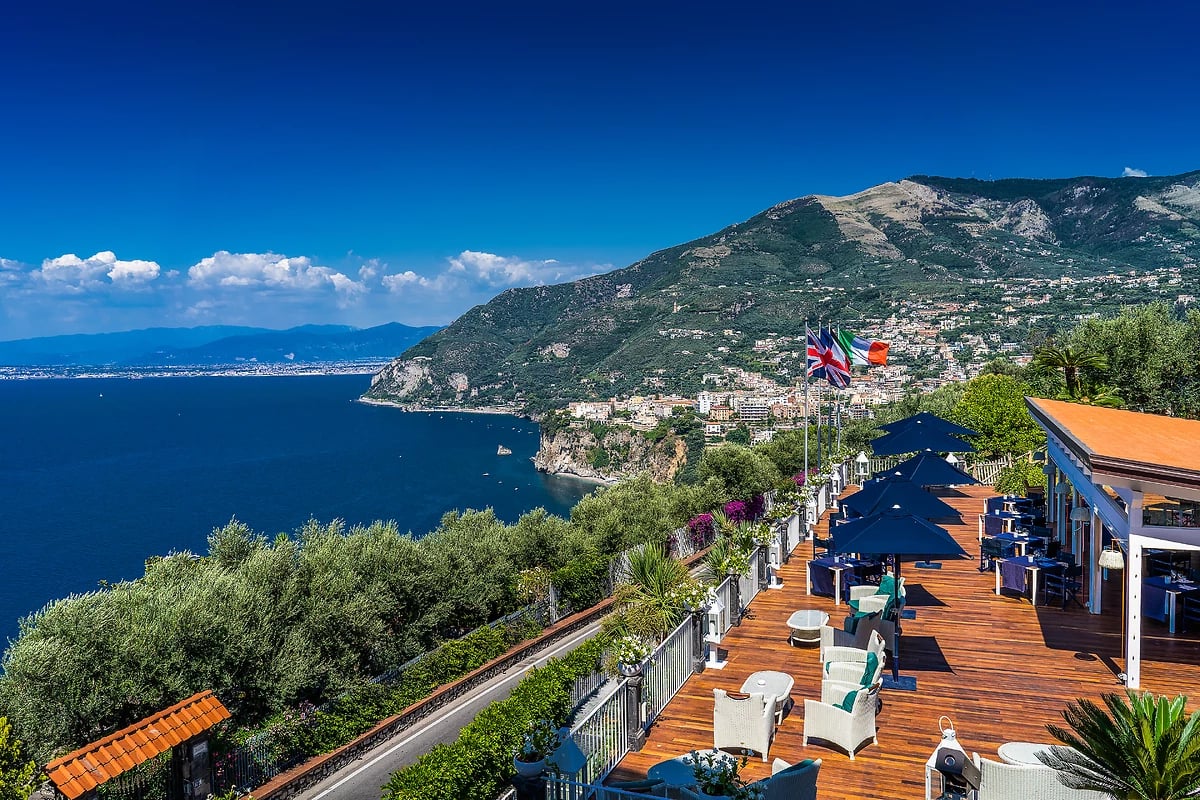 Vue aérienne, terrasse, Torre Barbara, Sorrente, Naples