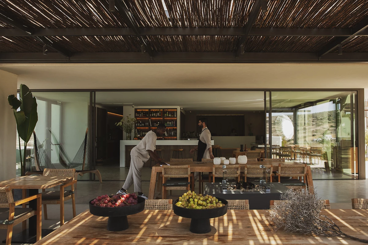 Makris Milos, Restaurant, Domes White Coast Milos, Cyclades, Grèce