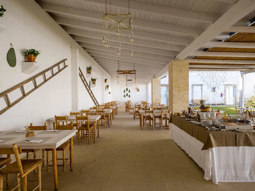 Restaurant, Hôtel Masseria Rauccio, Pouilles, Italie