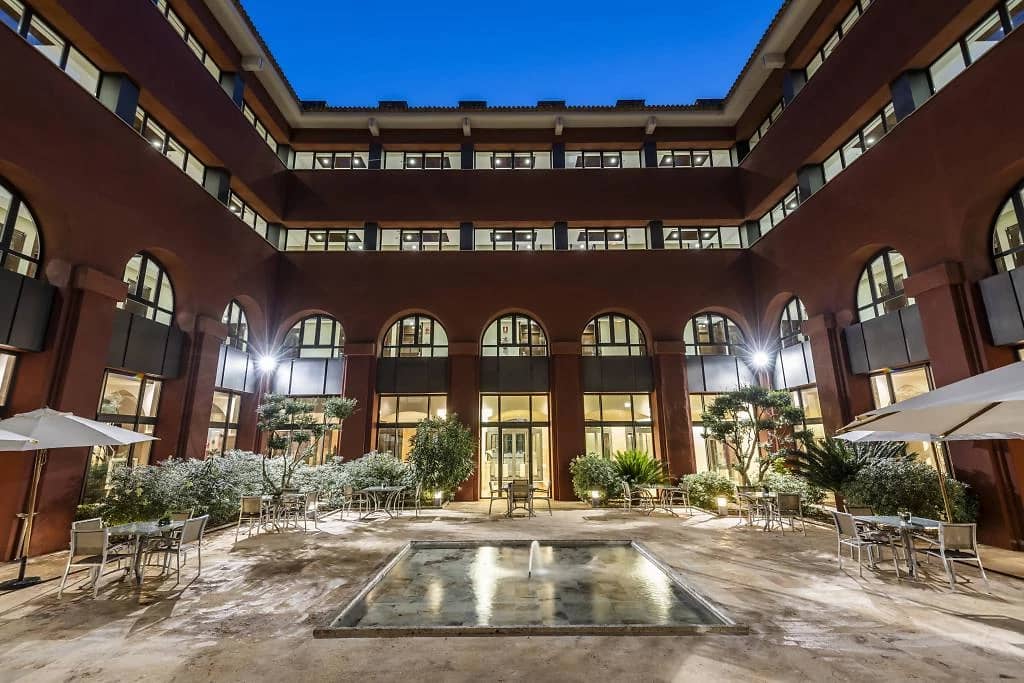 Cour intérieure, hôtel Intur Palacio San Martin