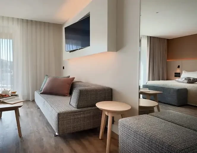 Chambre deluxe supérieure vue mer partielle à usage individuelle