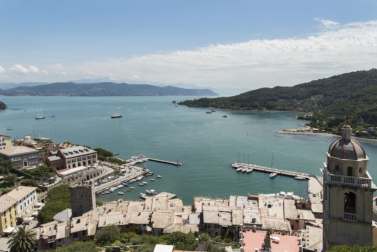 Vue aérienne du port de Portovenere, Grand Hotel Portovenere, Parc national des Cinque Terre (Cinq Terres), Ligurie, Italie