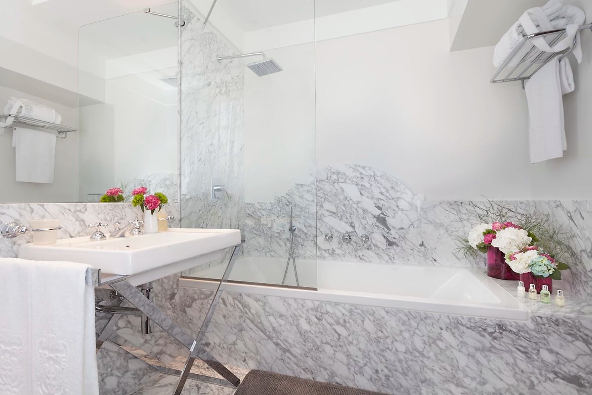 Salle de bain, Grand Hotel Cocumella, Sorrente, Campanie, Italie