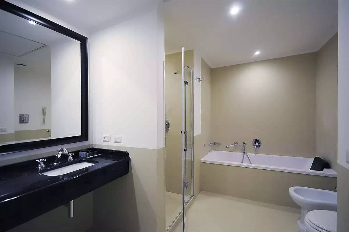 Salle de bain, chambre, Grand Hotel Oriente