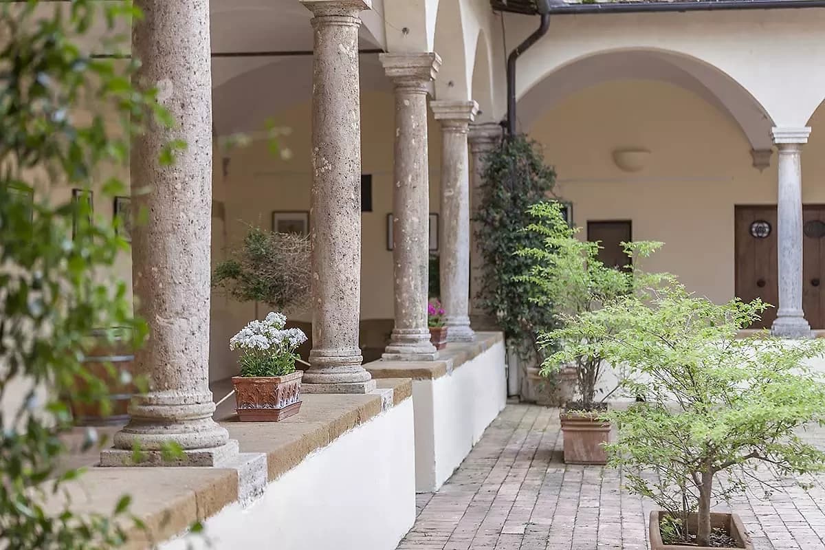 Cour intérieure, Relais Chiostro di Pienza, Toscane, Italie