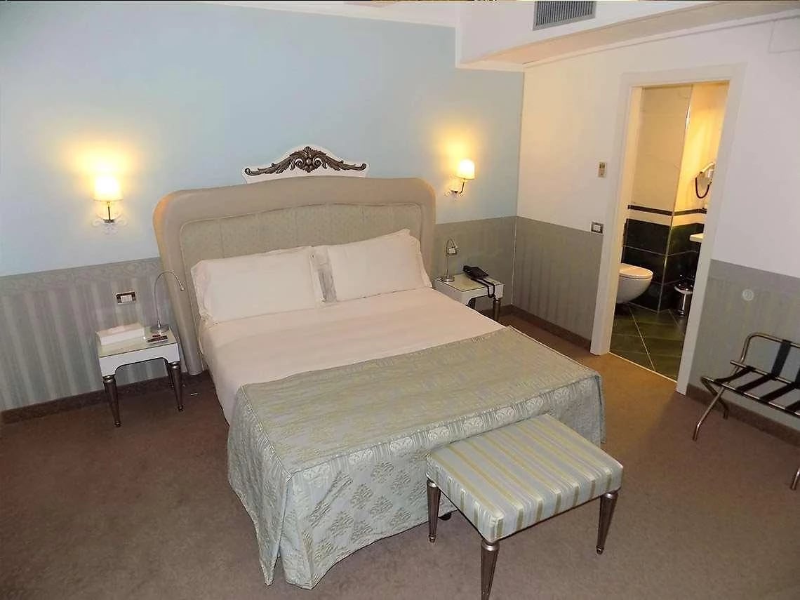 Chambre, JR Hotels Oriente Bari, Italie