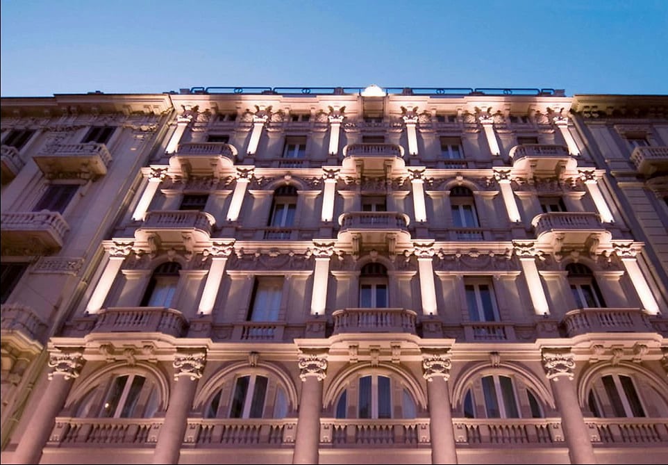 Façade, JR Hotels Oriente Bari, Italie