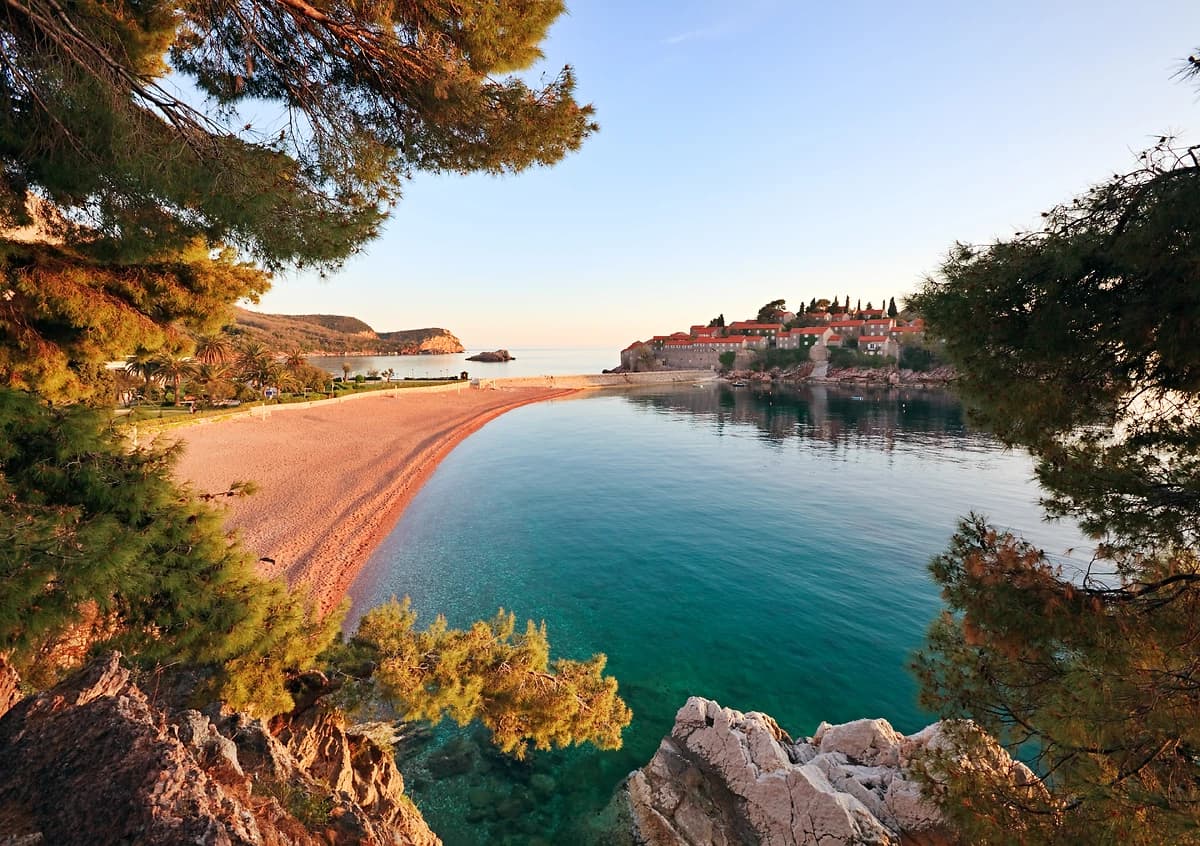 Plage rouge, Sveti Stefan, Budva, Monténégro