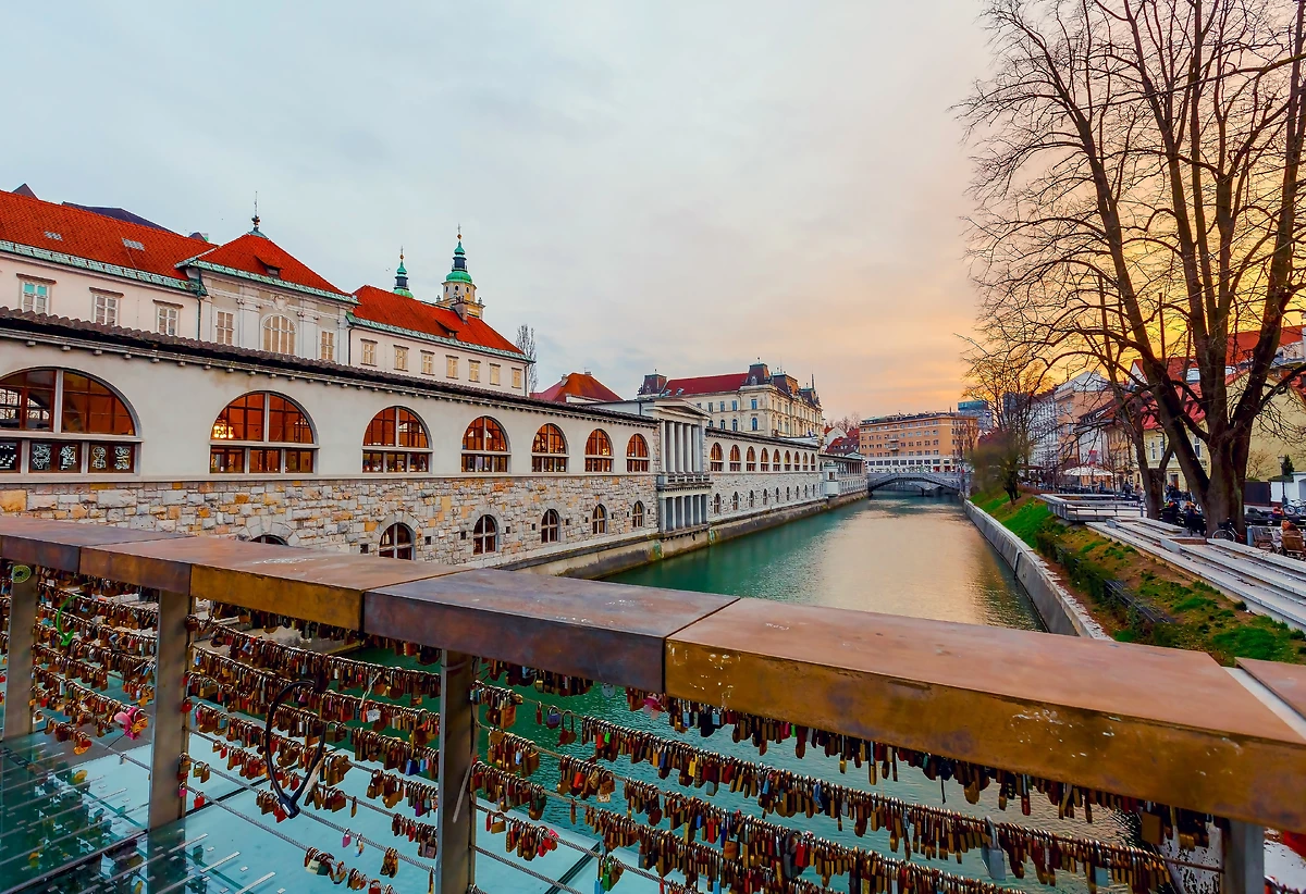 Vue panoramique de la ville de Ljubljana depuis un pont, Slovénie