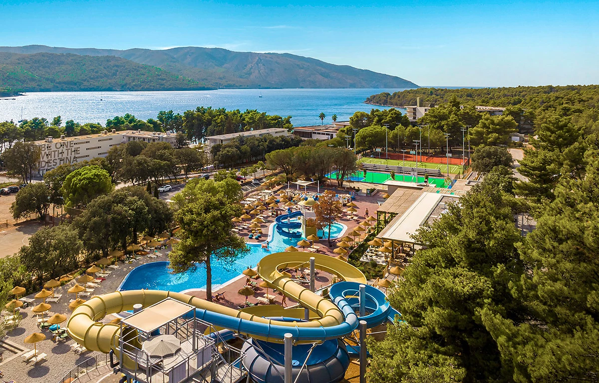Vue aérienne de la piscine, Valamar Amicor Resort