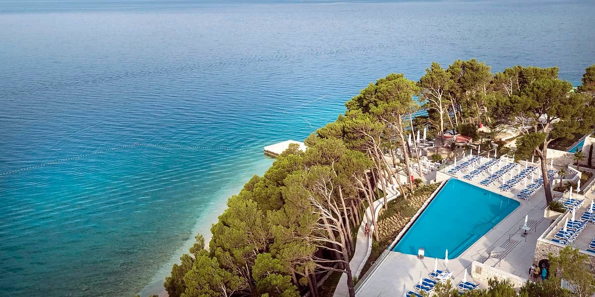 Vue aérienne du Bluesun Hôtel Berulia, Brela, Croatie